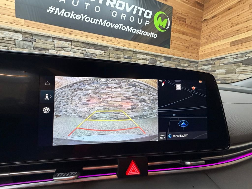 Used 2024 Hyundai Elantra SEL w/ Convenience Package image 21