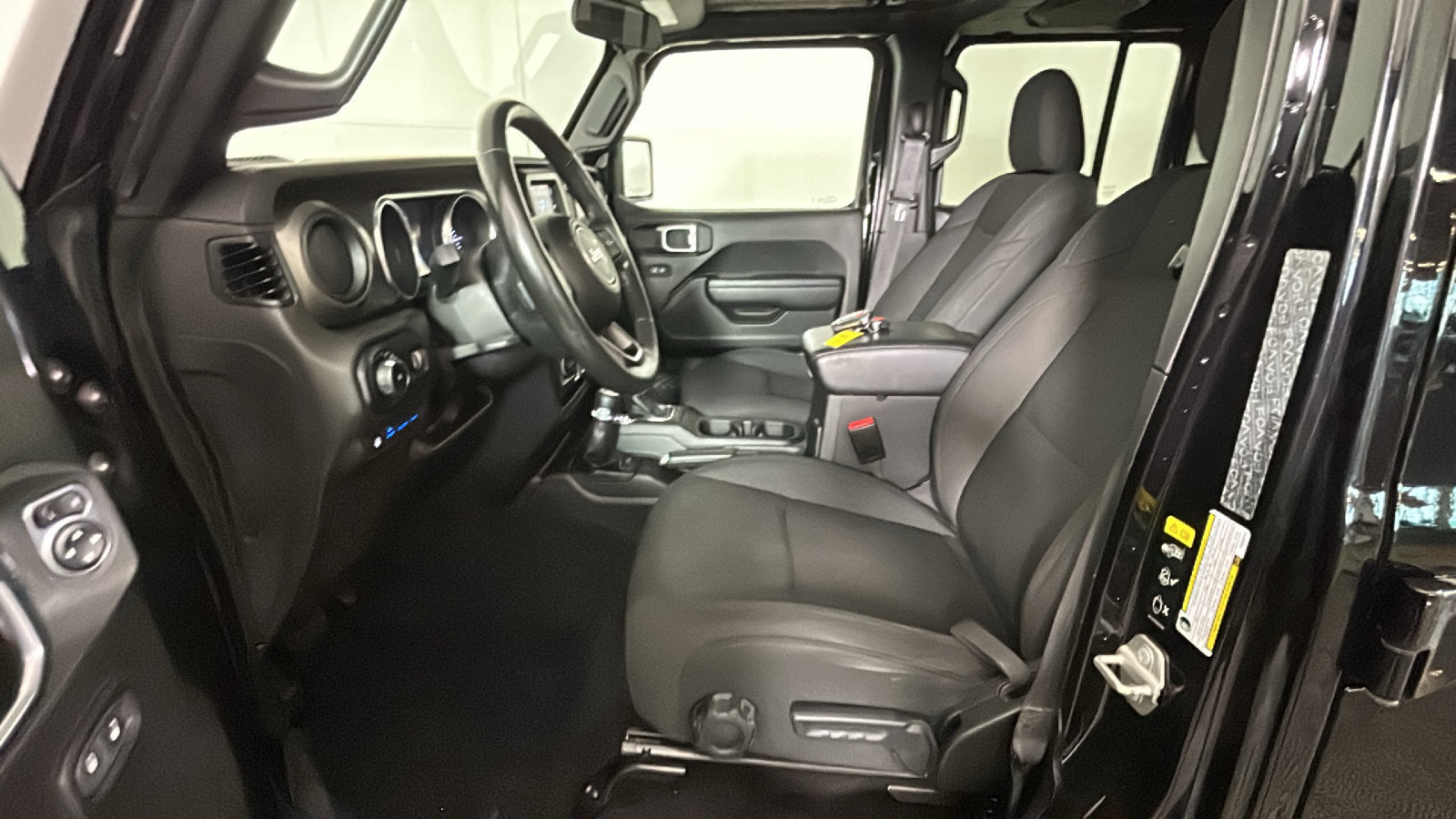 Used 2023 Jeep Wrangler Unlimited w/ Cold Weather Group AWD/4WD image 13