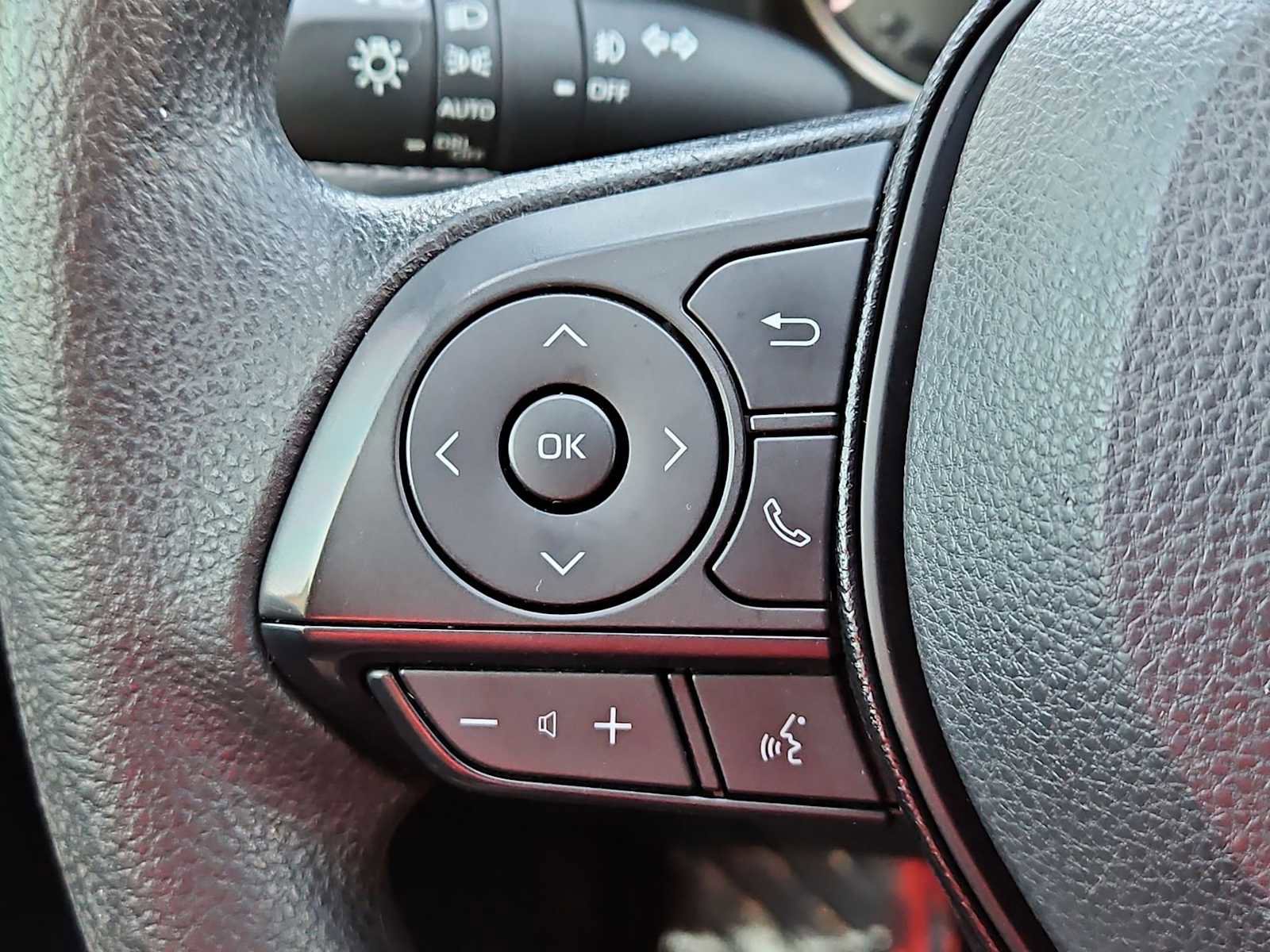 Used 2021 Toyota RAV4 XLE w/ Carpet Mat Package (TMS) image 24