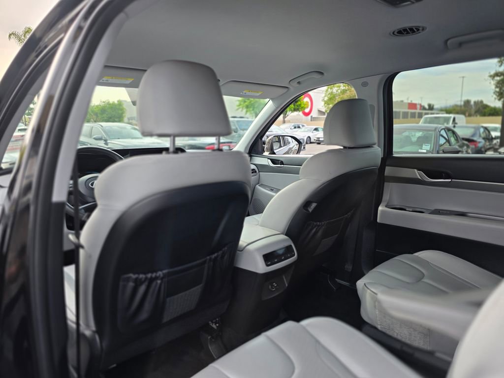 Used 2025 Hyundai Palisade SEL FWD image 19