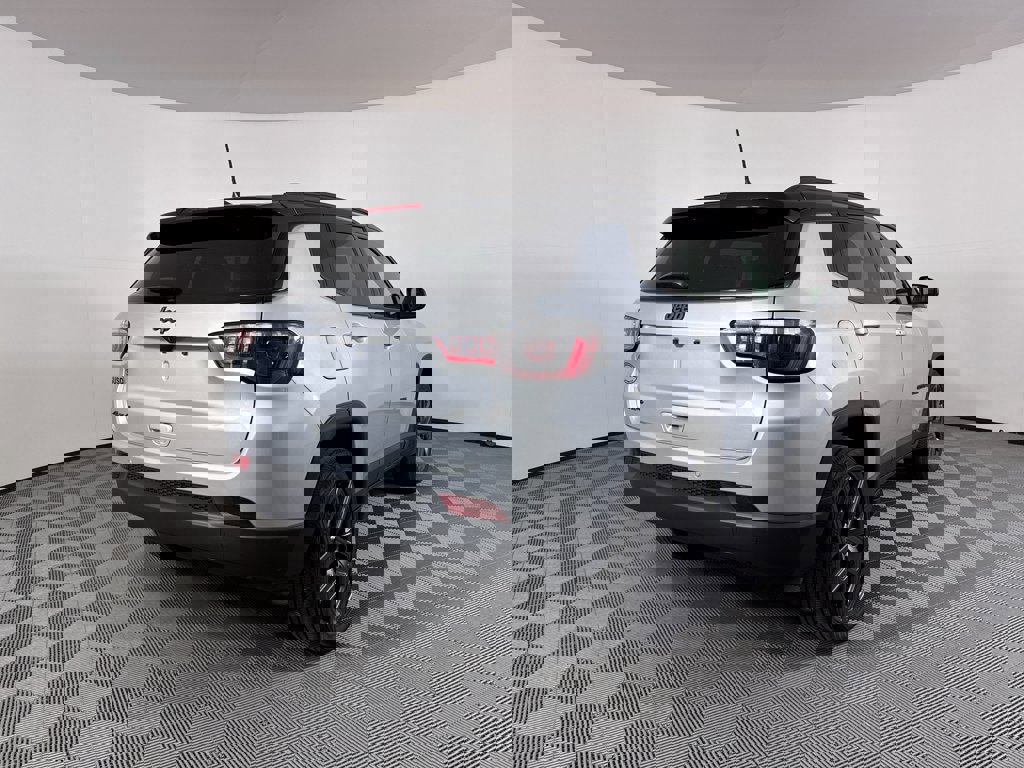 Used 2026 Jeep Compass Limited image 19