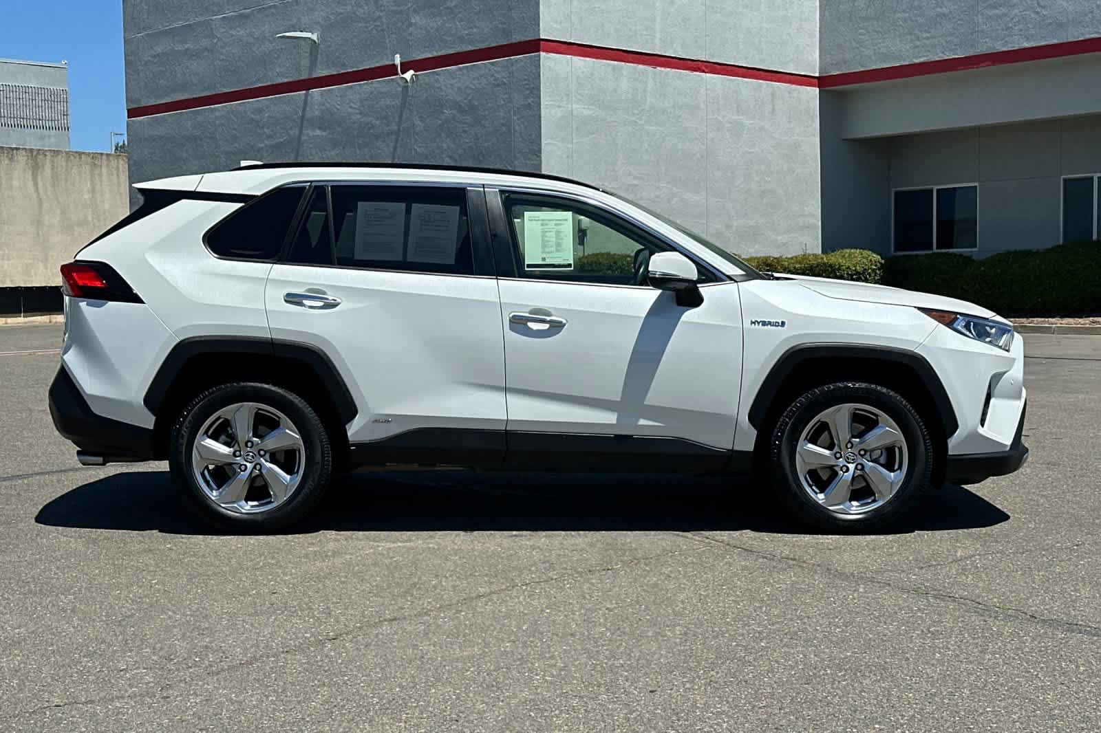 Used 2020 Toyota RAV4 Limited AWD/4WD image 6