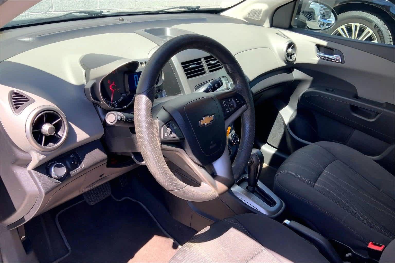 Used 2014 Chevrolet Sonic LT FWD image 2