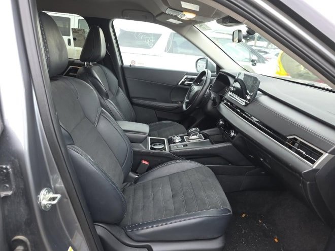 Used 2024 Mitsubishi Outlander SE Black Edition image 10