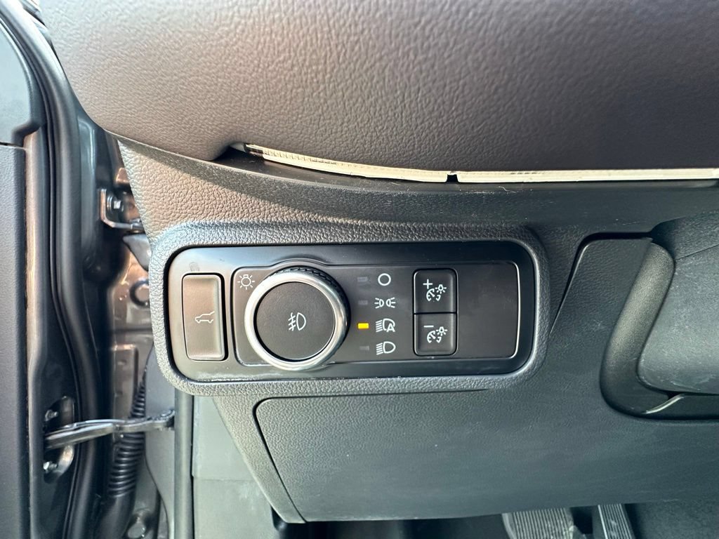 Used 2025 Ford Explorer Platinum w/ Ultimate Package AWD/4WD image 4