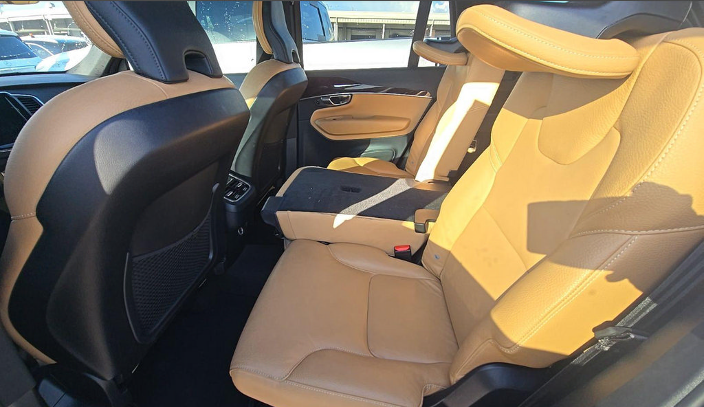 Used 2019 Volvo XC90 T6 Momentum w/ Protection Package Premier AWD/4WD image 11