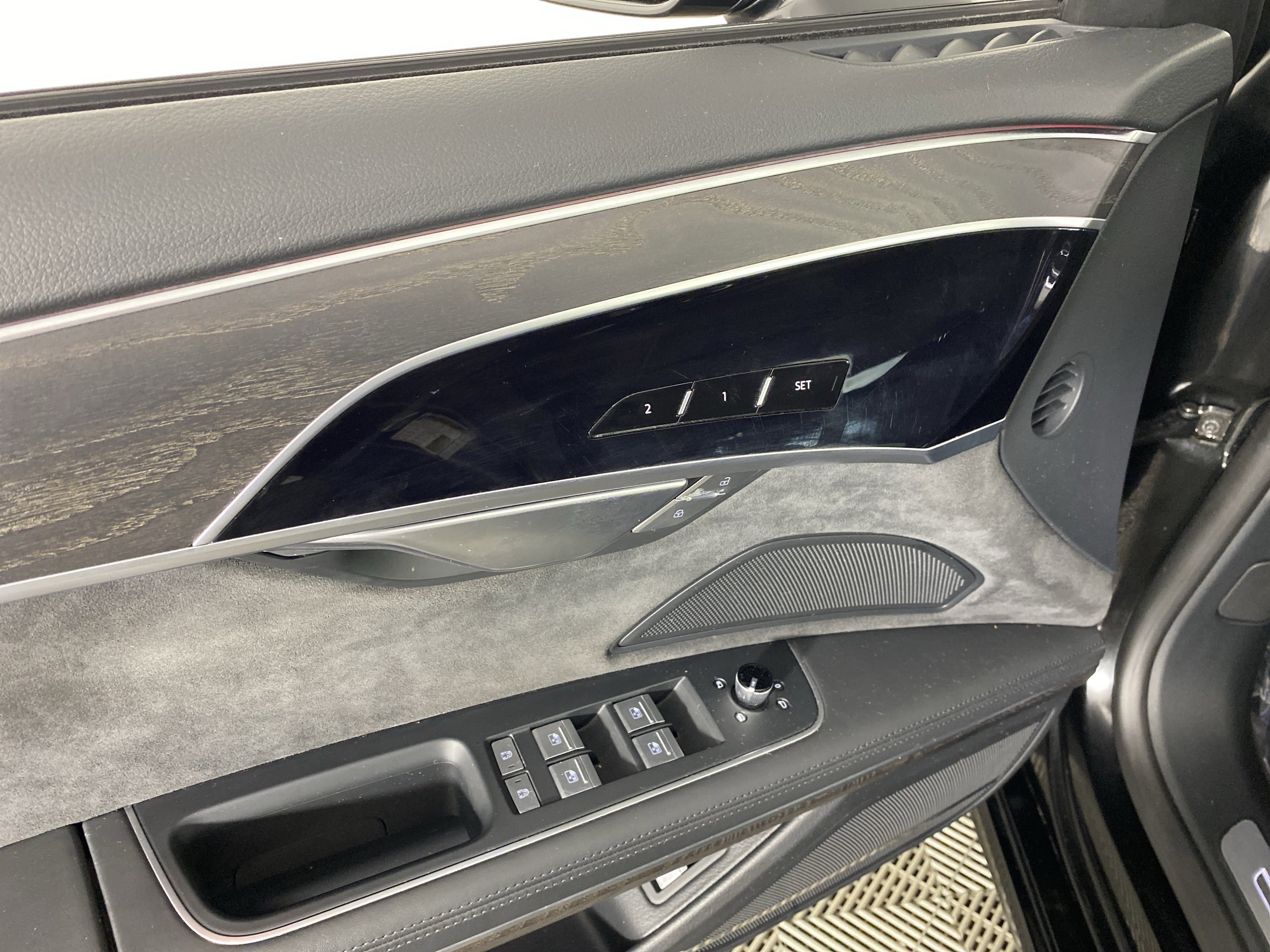 Used 2022 Audi A8 L 3.0T image 16