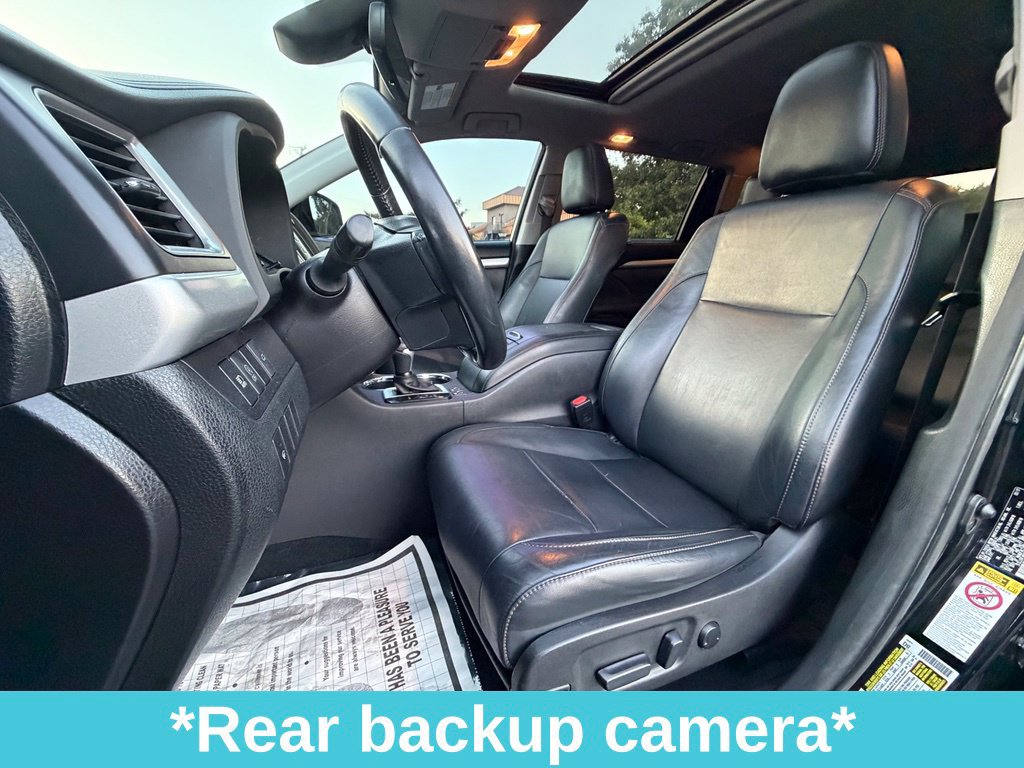 Used 2017 Toyota Highlander XLE w/ Carpet Mat Package AWD/4WD image 16