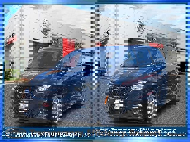 Used 2025 Chrysler Pacifica Select image 4