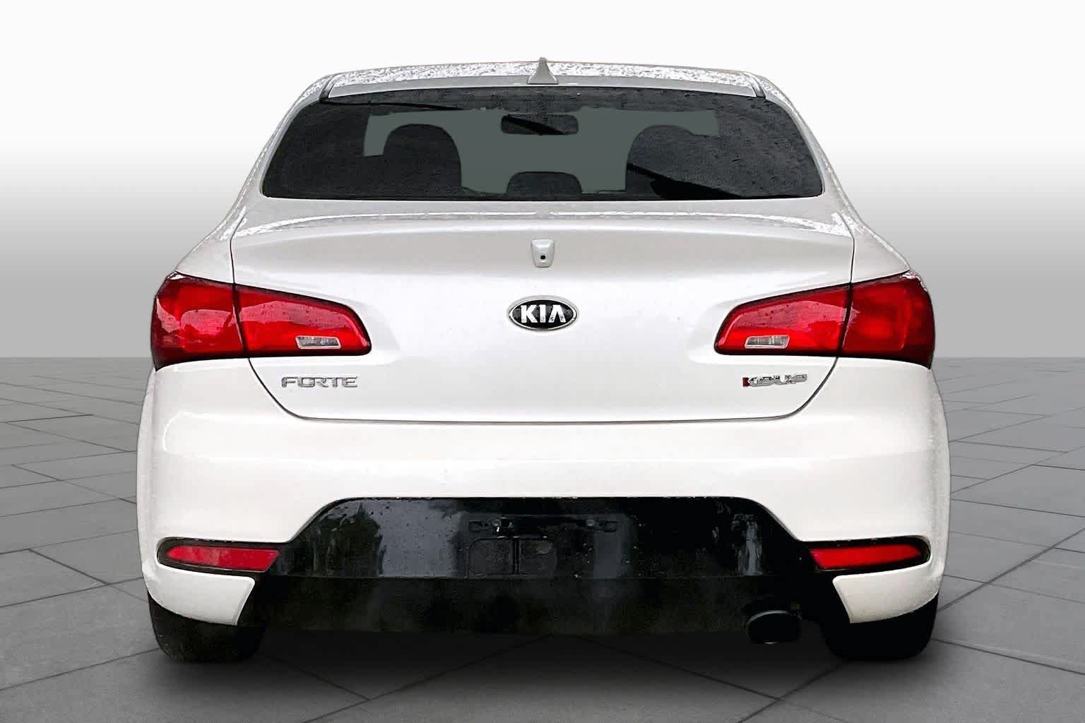Used 2016 Kia Forte Koup EX FWD image 5
