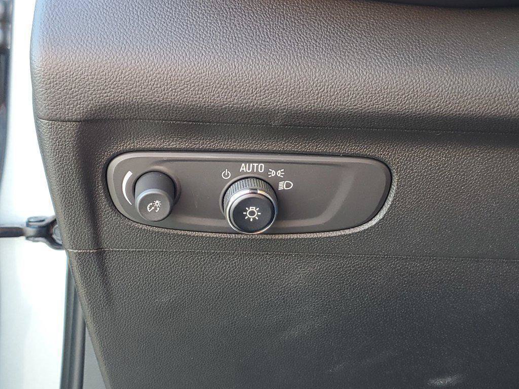 Used 2023 Buick Envision Preferred AWD/4WD image 8