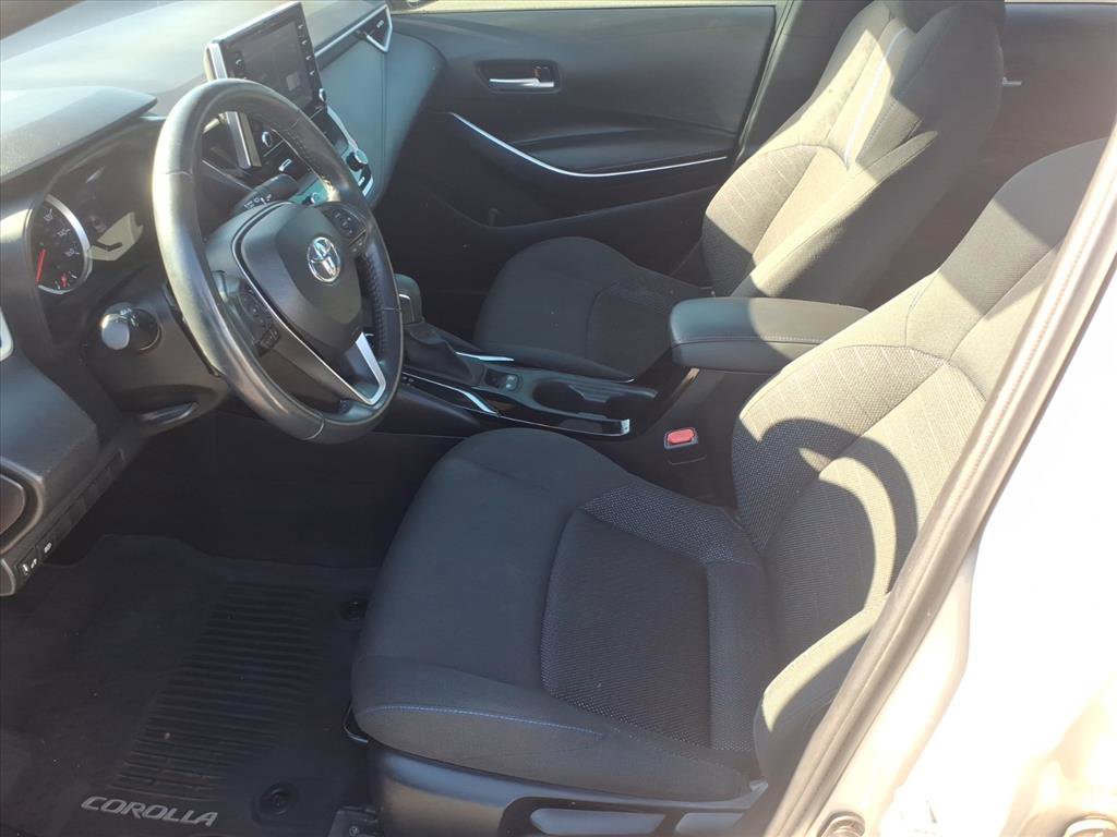 Used 2020 Toyota Corolla SE w/ SE Premium Package FWD image 5