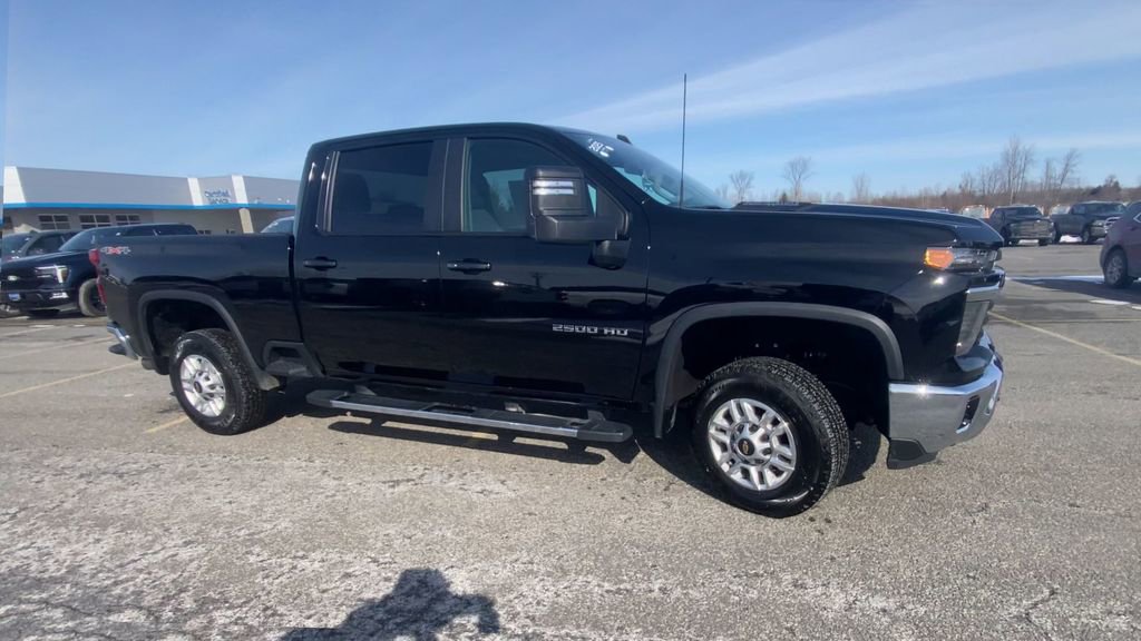 Used 2025 Chevrolet Silverado 2500 LT w/ Convenience Package image 2