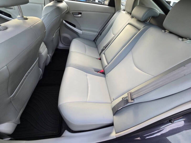 Used 2014 Toyota Prius Four FWD image 12