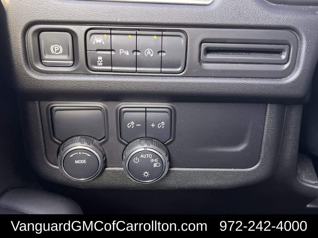 Used 2024 Chevrolet Suburban LT image 22