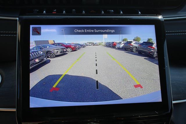 Used 2024 Jeep Grand Cherokee Limited image 5