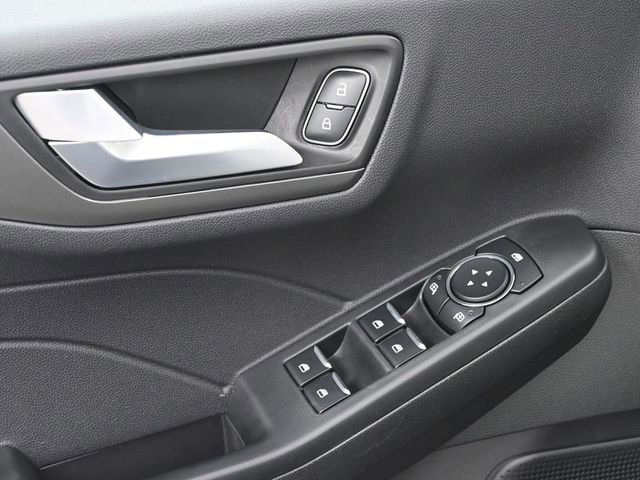 Used 2025 Ford Escape SE image 10