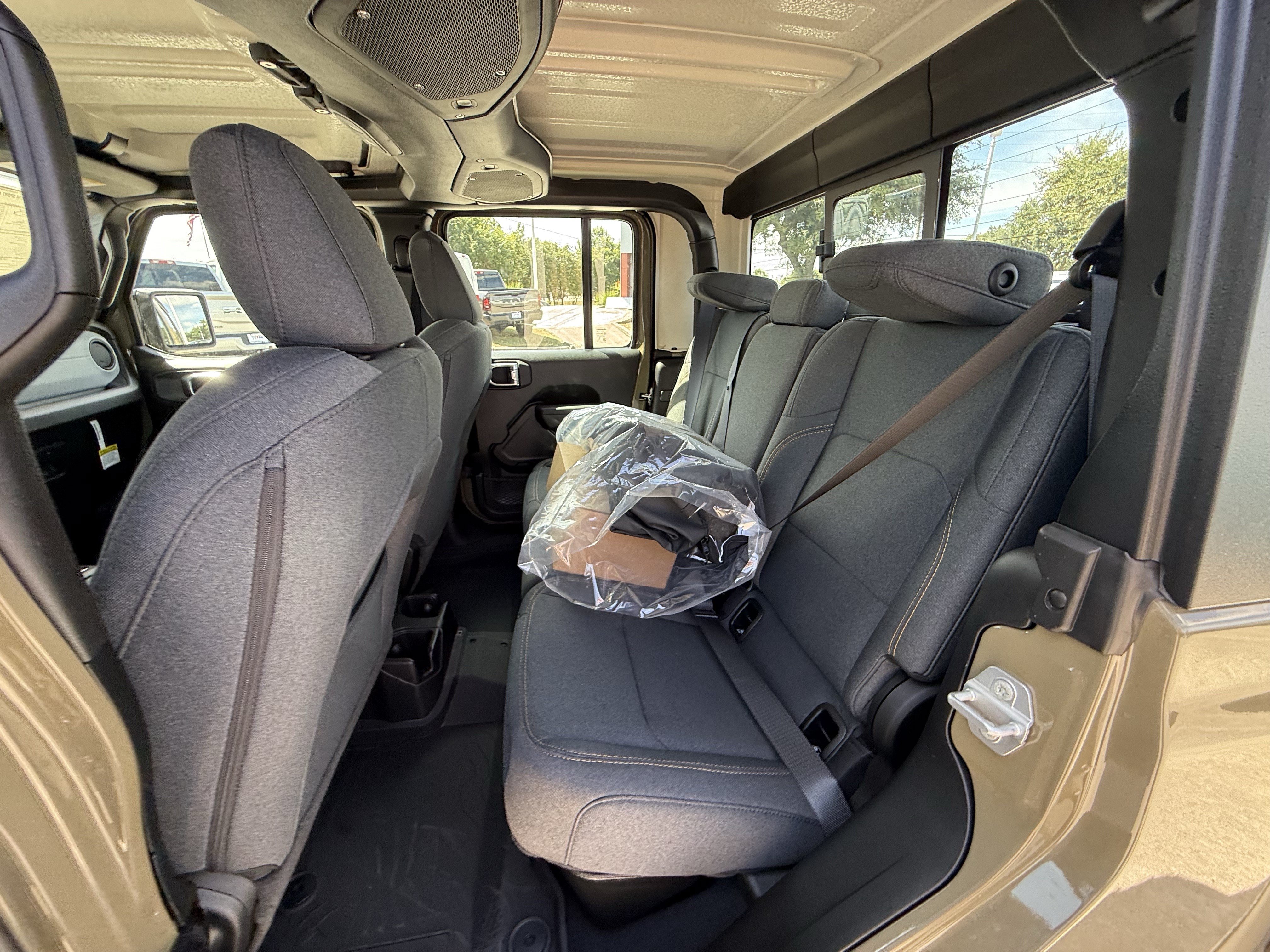 New 2026 Jeep Gladiator Sport AWD/4WD image 16