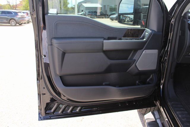 New 2026 Ford F350 Lariat w/ Black Appearance Package image 6