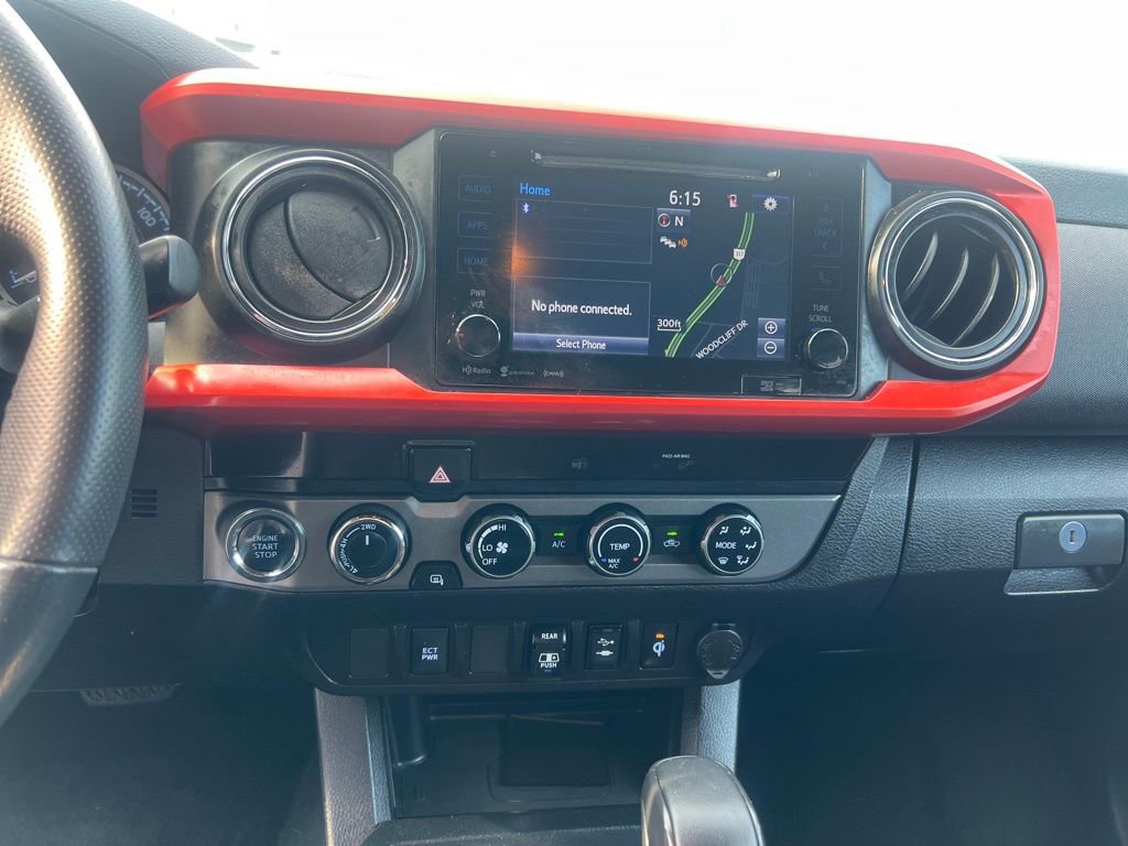 Used 2018 Toyota Tacoma TRD Sport AWD/4WD image 7