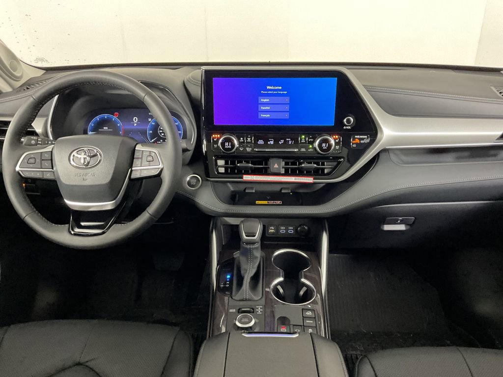 New 2026 Toyota Highlander Platinum image 15