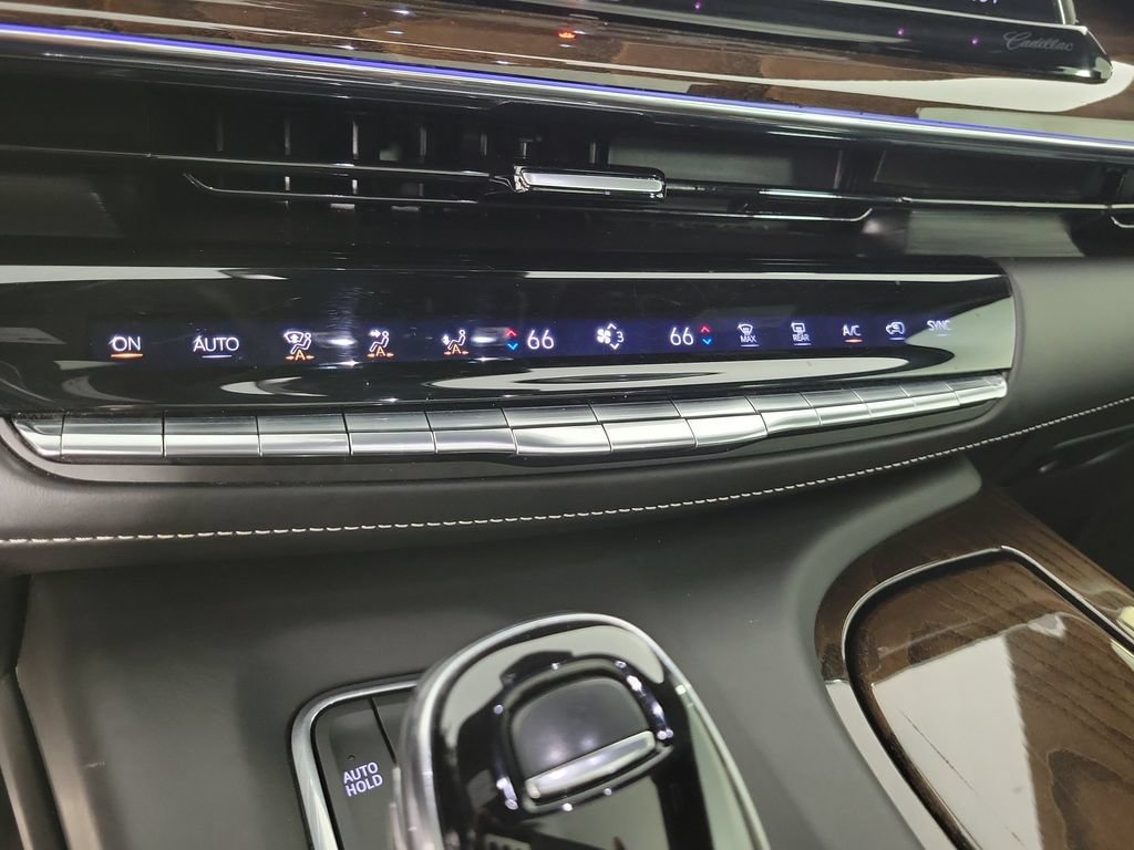 Certified 2022 Cadillac Escalade ESV Premium Luxury Platinum AWD/4WD image 29