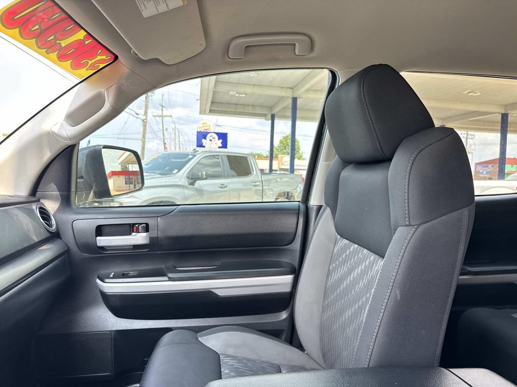 Used 2019 Toyota Tundra SR5 w/ SR5 Upgrade Package AWD/4WD image 17