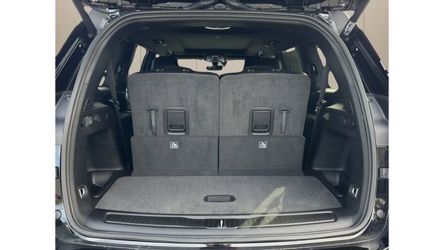New 2025 Jeep Grand Cherokee L Limited w/ Luxury Tech Group II image 14