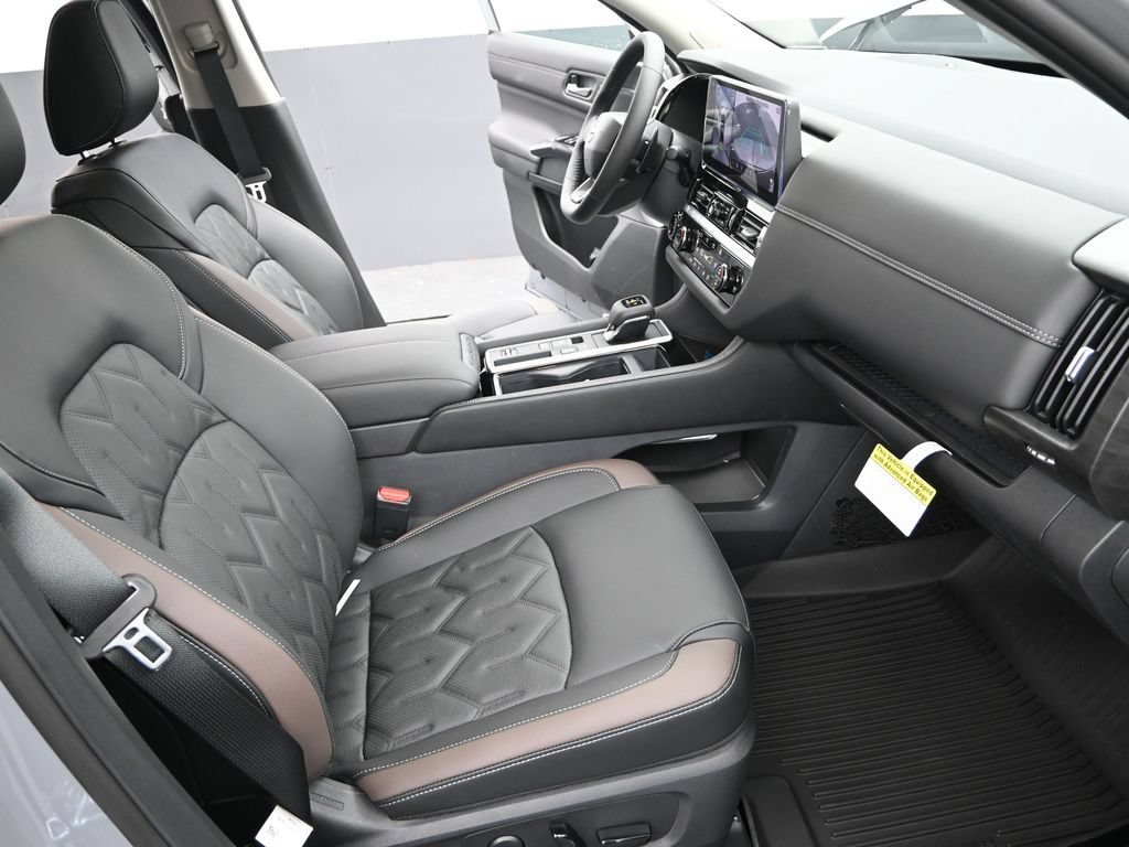 New 2026 Nissan Pathfinder Platinum FWD image 21