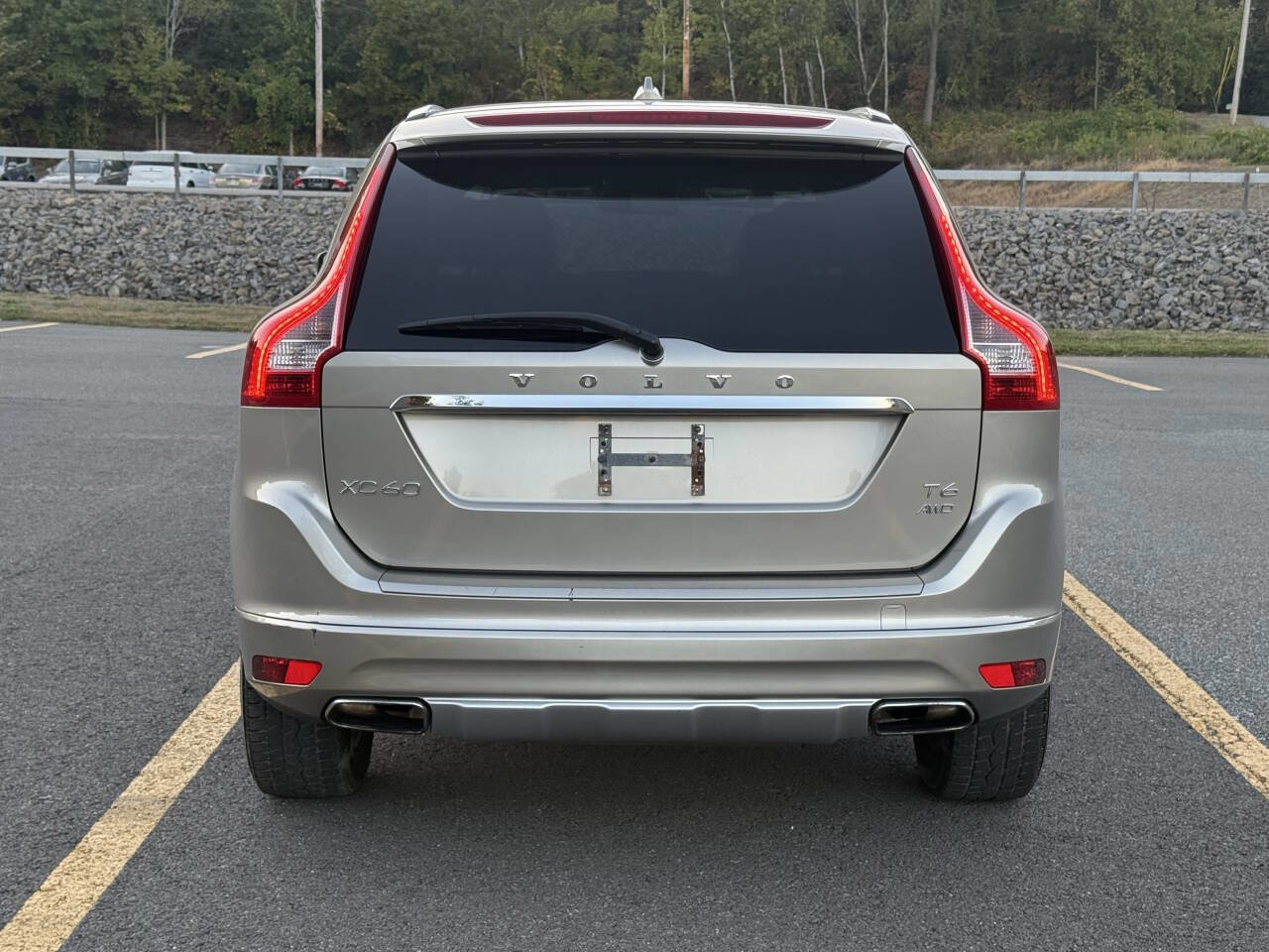 Used 2015 Volvo XC60 T6 image 4