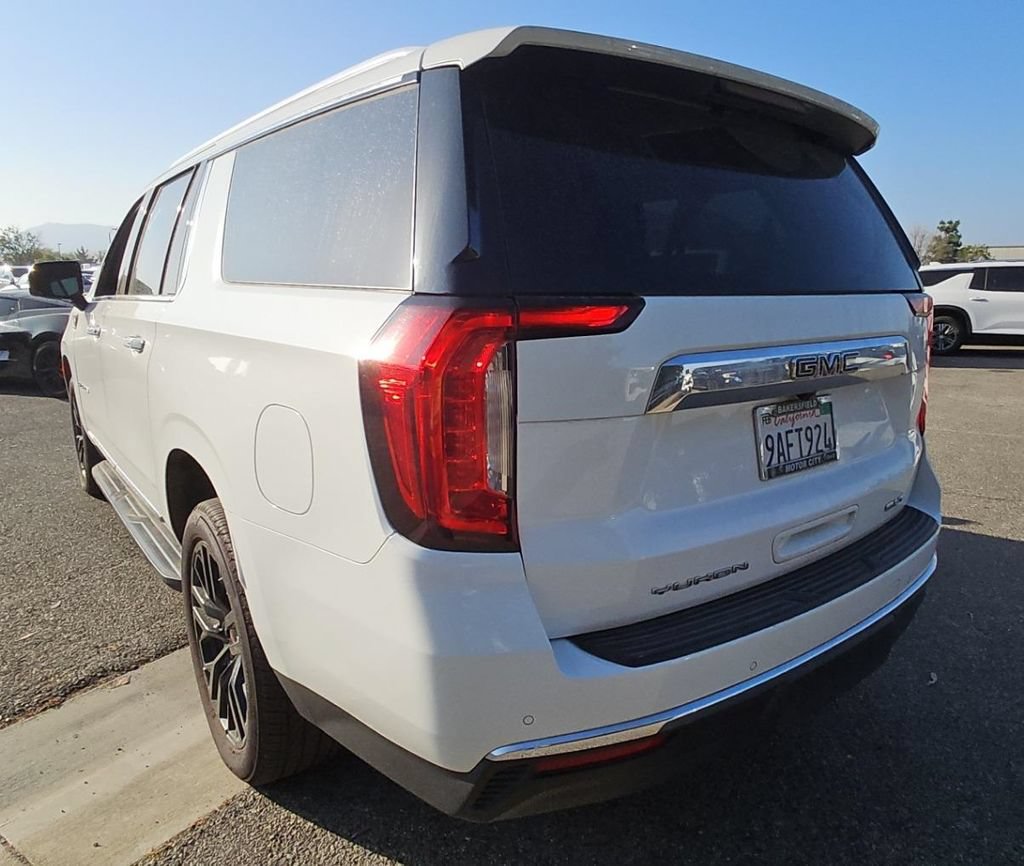 Used 2022 GMC Yukon XL SLT w/ SLT Luxury Package RWD image 9