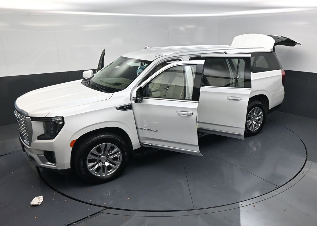 Used 2022 GMC Yukon XL Denali AWD/4WD image 25