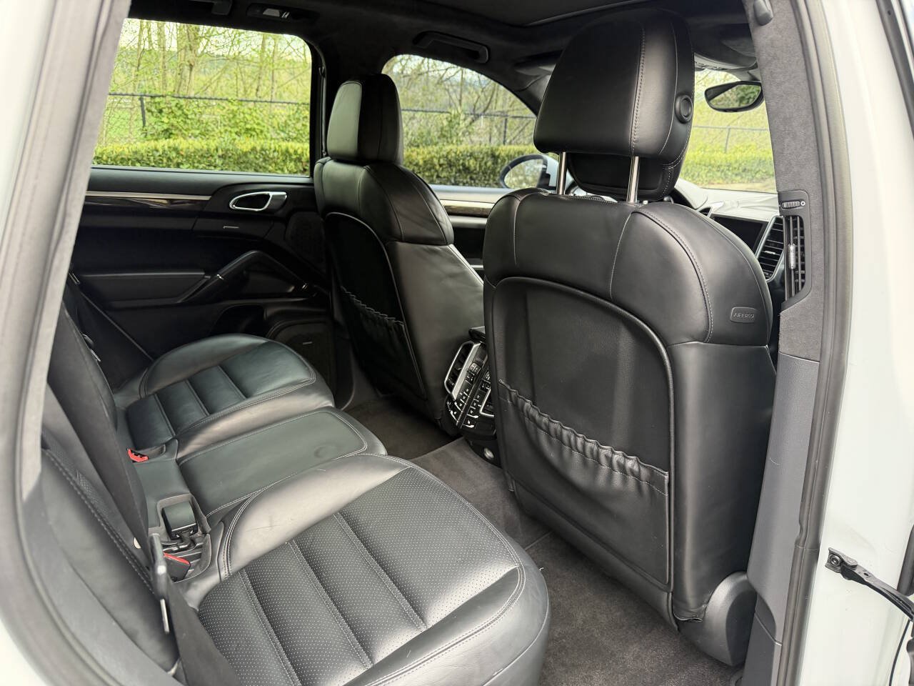 Used 2013 Porsche Cayenne Turbo AWD/4WD image 29