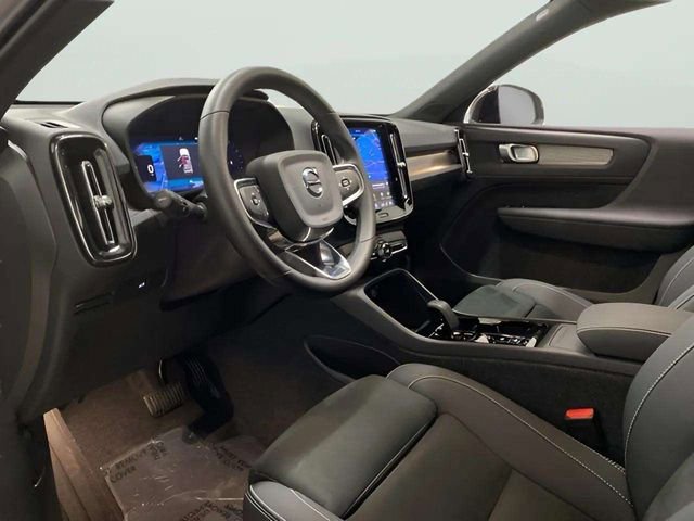 Used 2025 Volvo XC40 B5 Plus AWD/4WD image 60