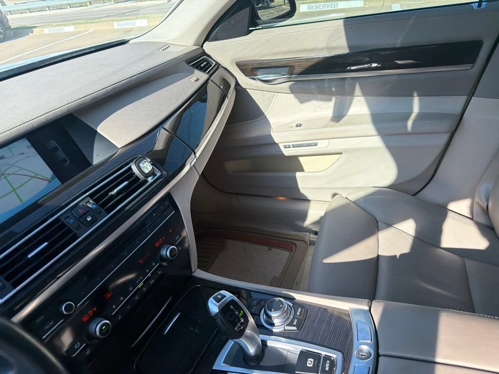 Used 2012 BMW 740i RWD image 28