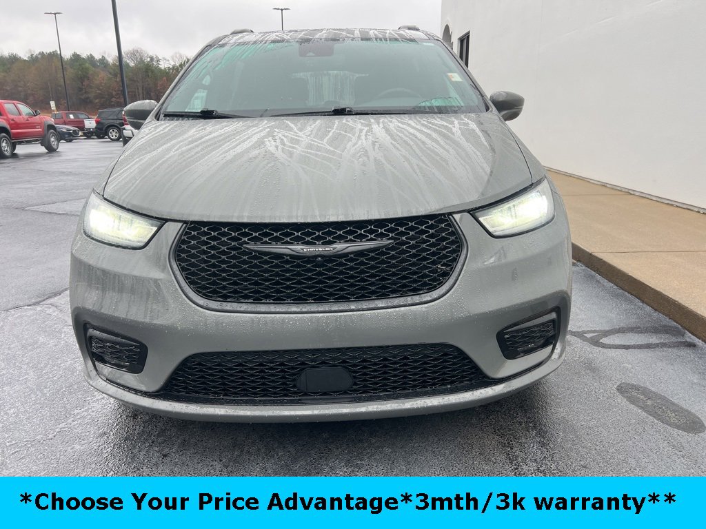 Certified 2022 Chrysler Pacifica Touring-L w/ S Appearance Package image 8