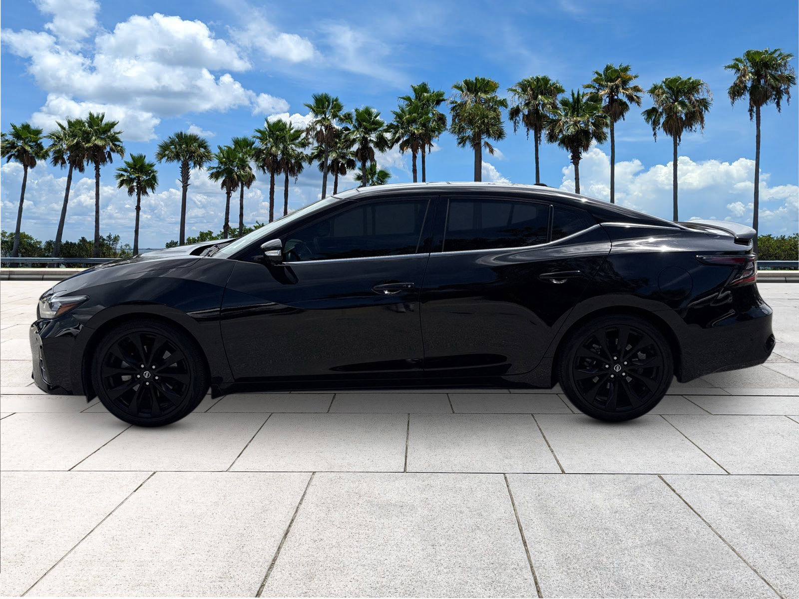 Used 2022 Nissan Maxima SR w/ Sport Mat Group image 5