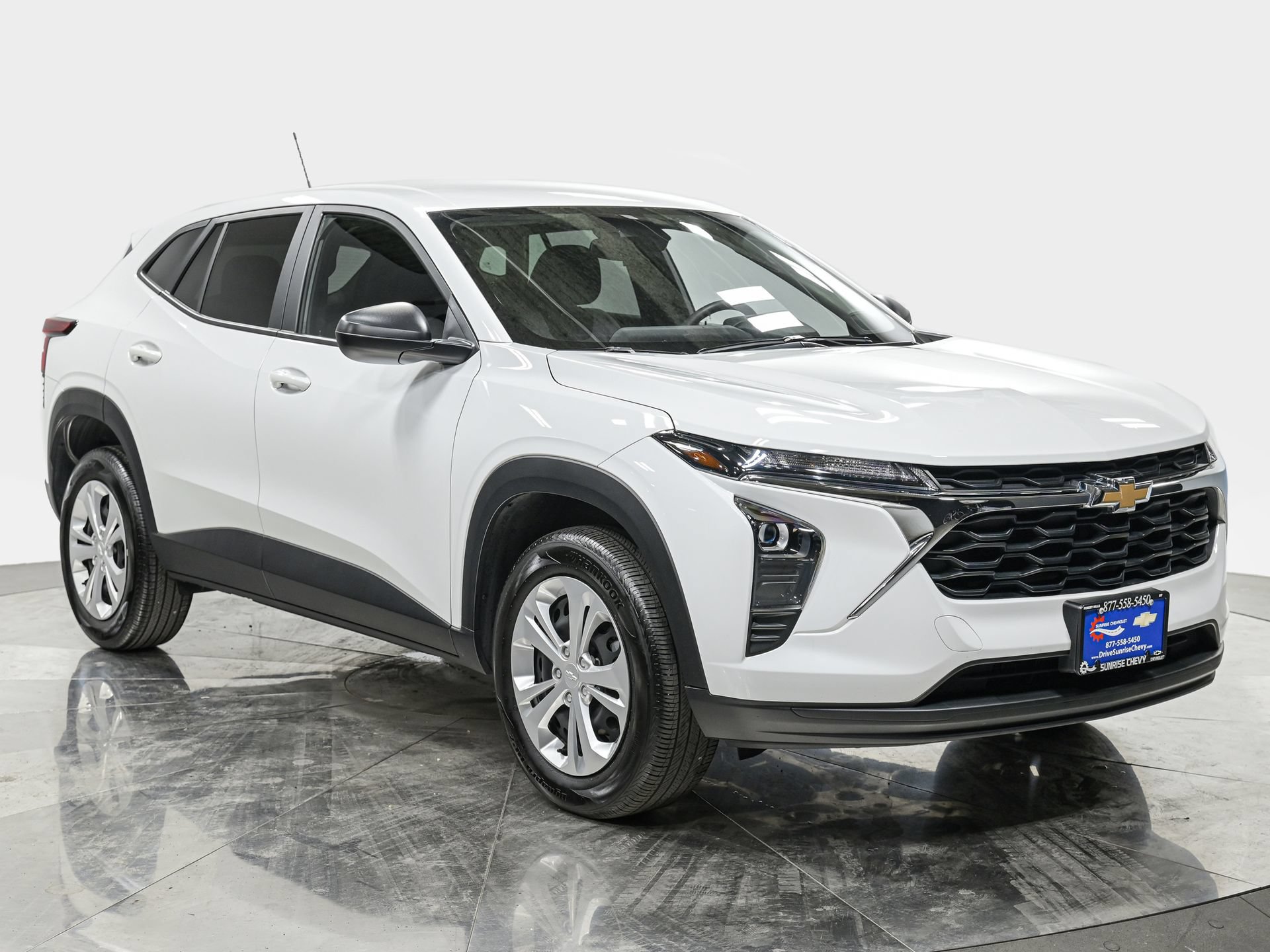 Used 2025 Chevrolet Trax LS FWD image 10