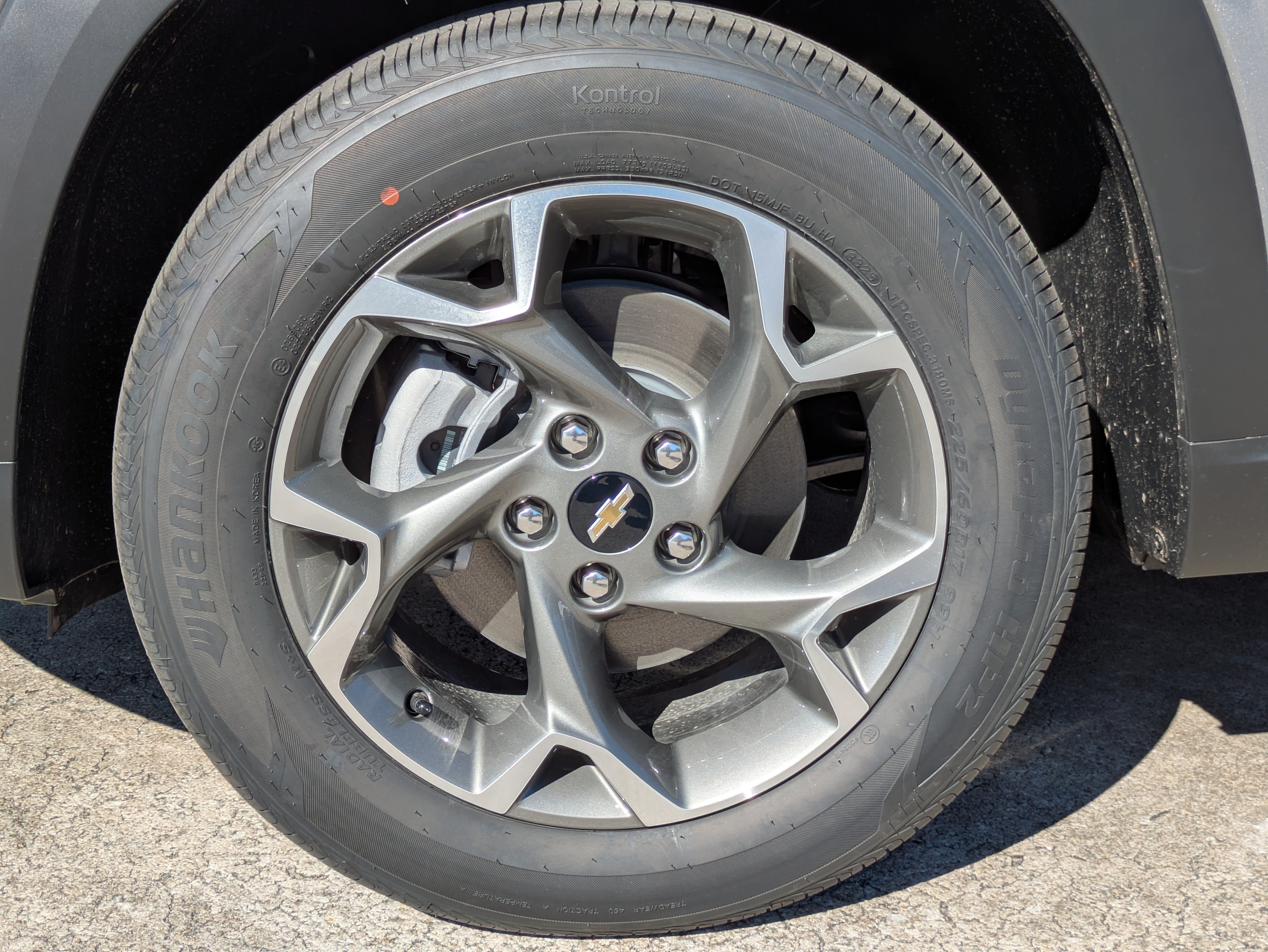 New 2026 Chevrolet Trax LT w/ Driver Confidence Package FWD image 32