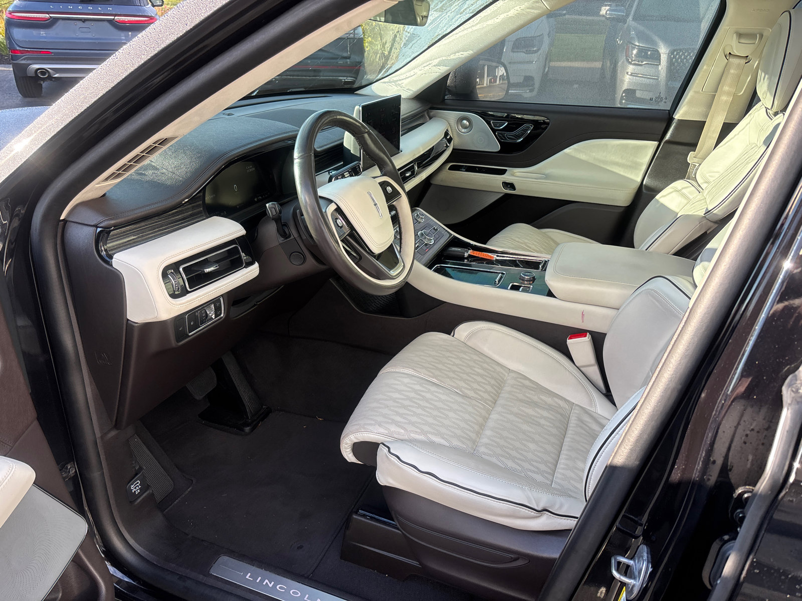 Certified 2023 Lincoln Aviator Black Label w/ Dynamic Handling Package image 25