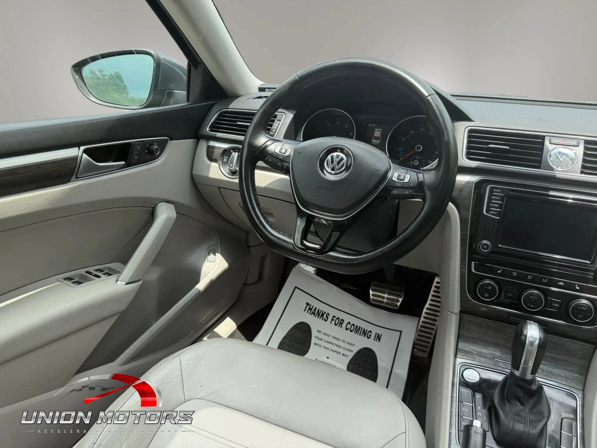 Used 2016 Volkswagen Passat 3.6 SEL Premium FWD image 26