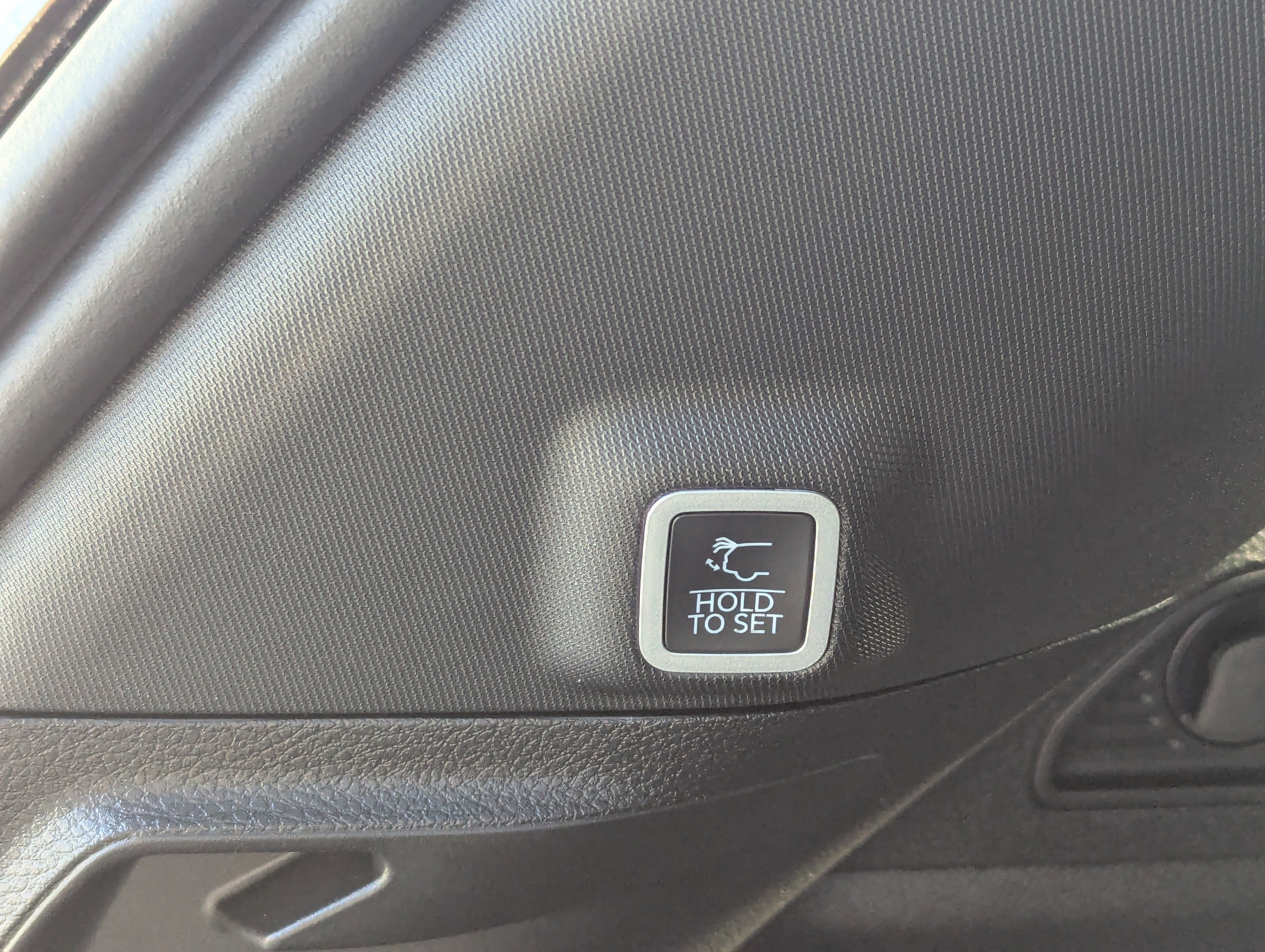 Used 2025 Jeep Grand Cherokee Laredo X w/ Luxury Tech Group I image 16