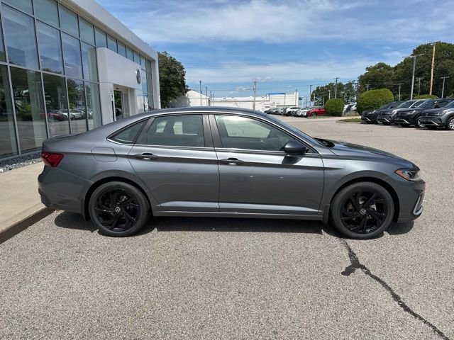 New 2025 Volkswagen Jetta SE image 8