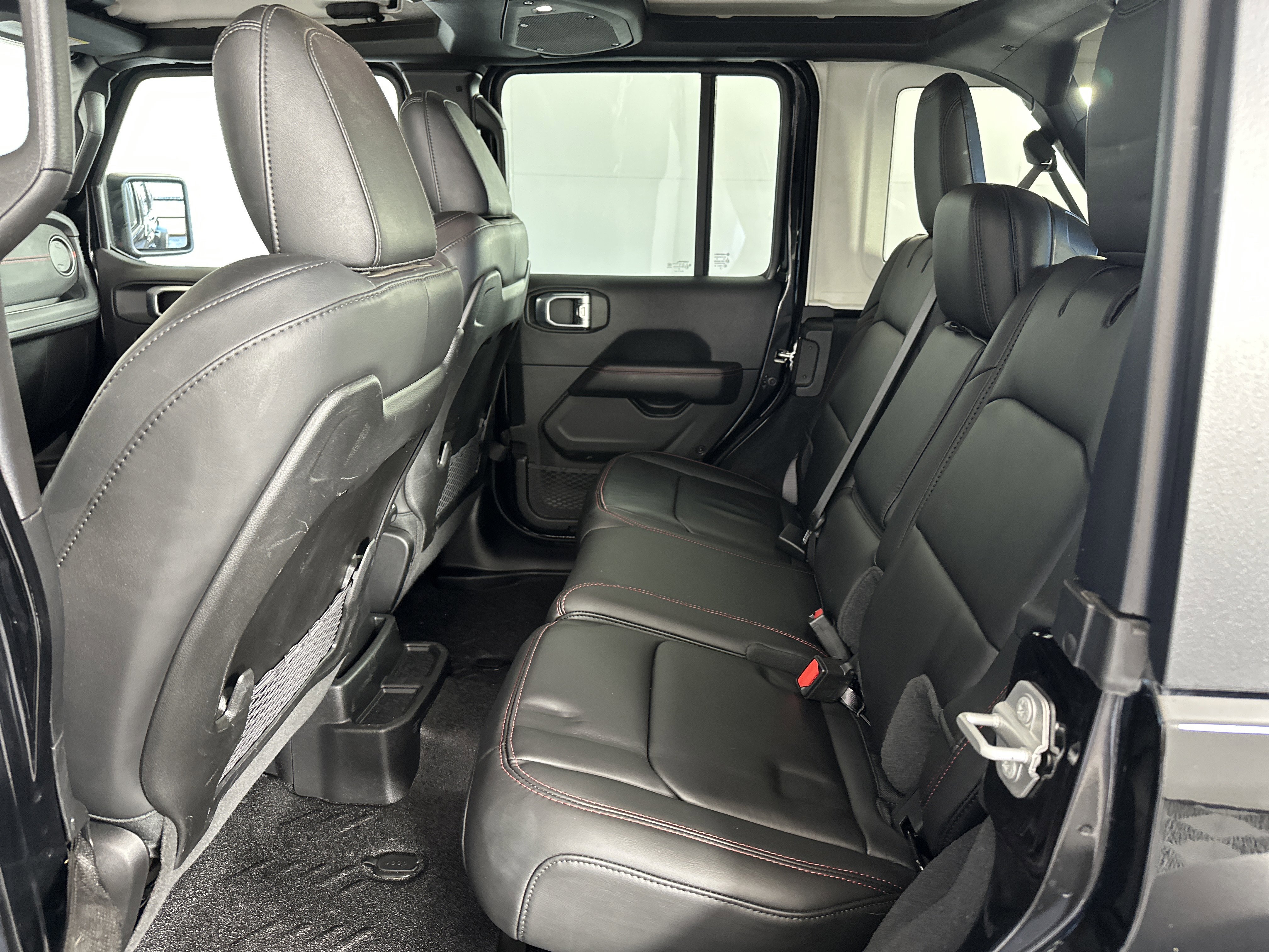 Used 2024 Jeep Wrangler Unlimited Rubicon w/ Technology Group image 7