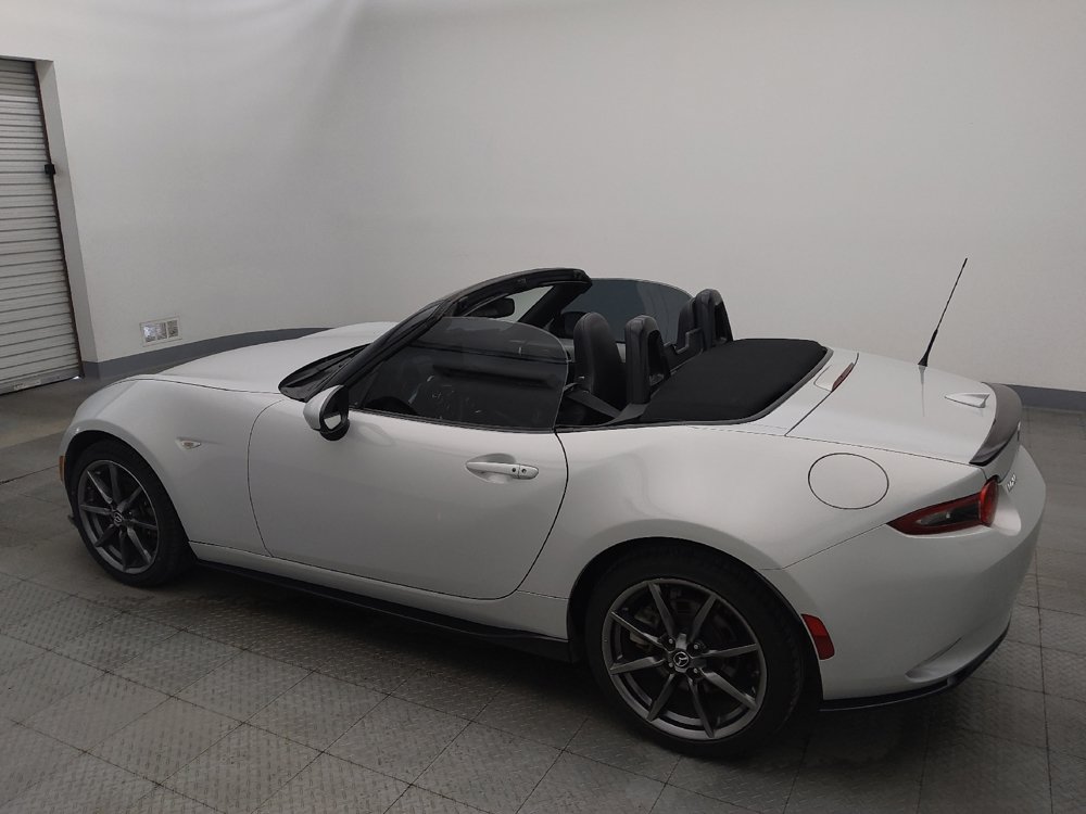 Used 2019 MAZDA MX-5 Miata Grand Touring w/ Appearance Package RWD image 3