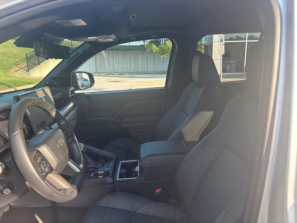 Used 2025 Toyota 4Runner TRD Off-Road Premium w/ Tow Technology Package AWD/4WD image 39