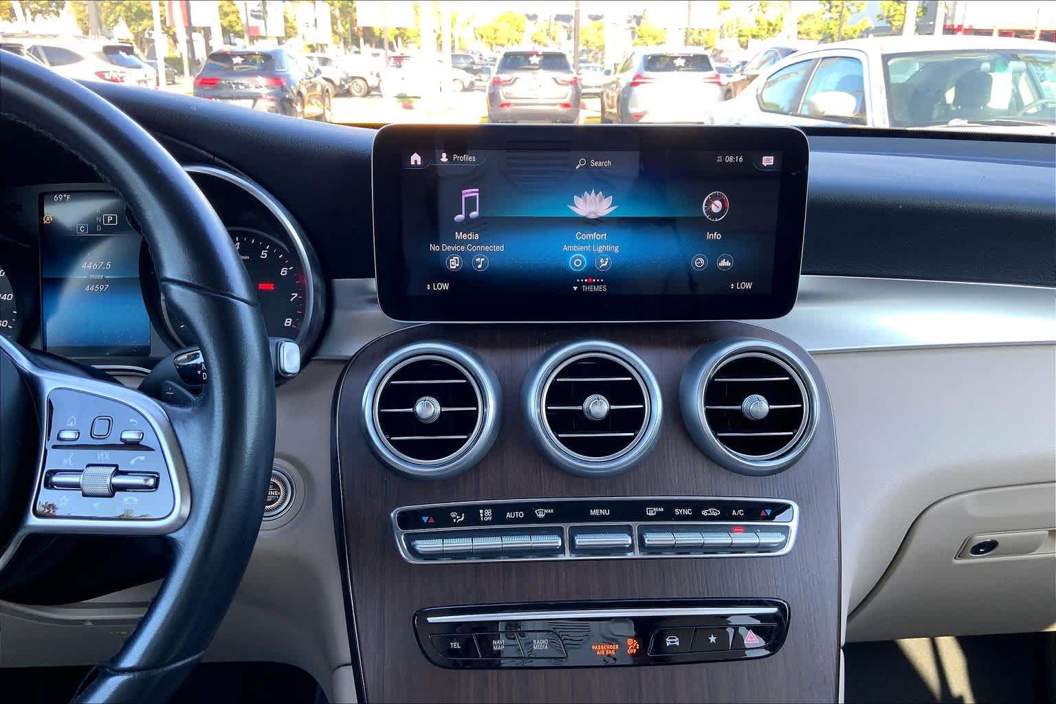 Used 2021 Mercedes-Benz GLC 300 image 32