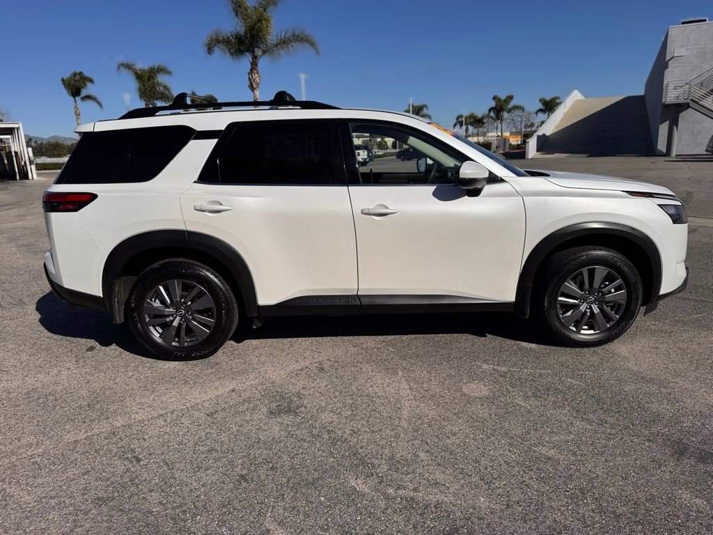 New 2025 Nissan Pathfinder SV image 9