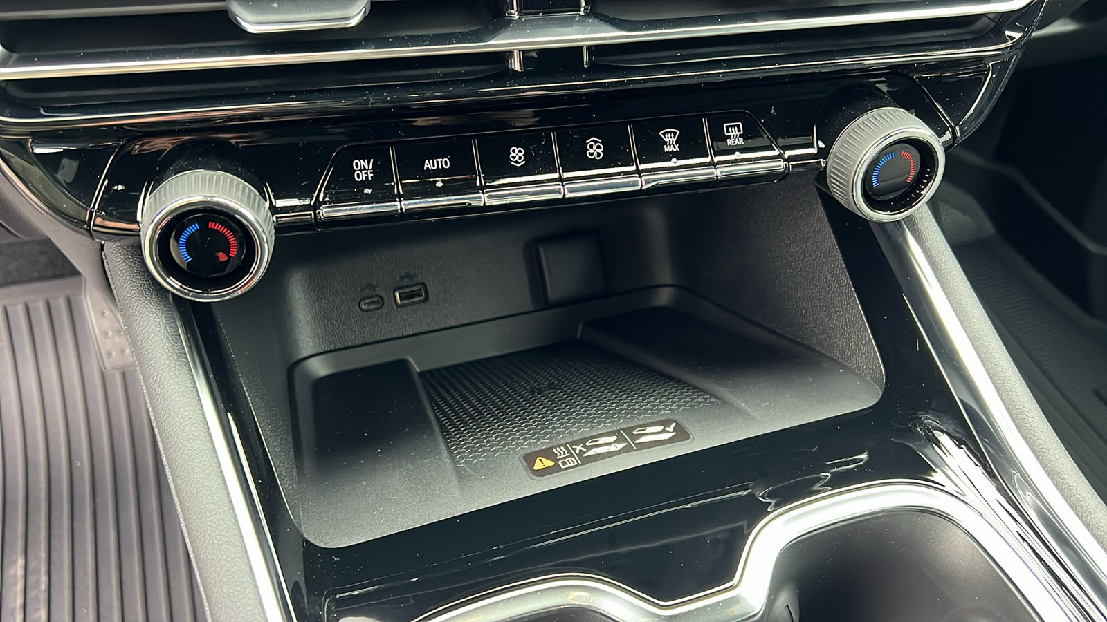 New 2026 Chevrolet Traverse LT w/ Driver Confidence Package image 21