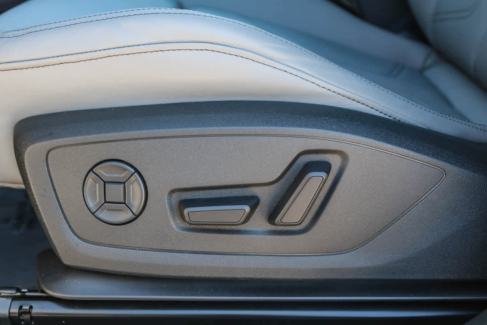 New 2025 Audi Q3 2.0T Premium image 30